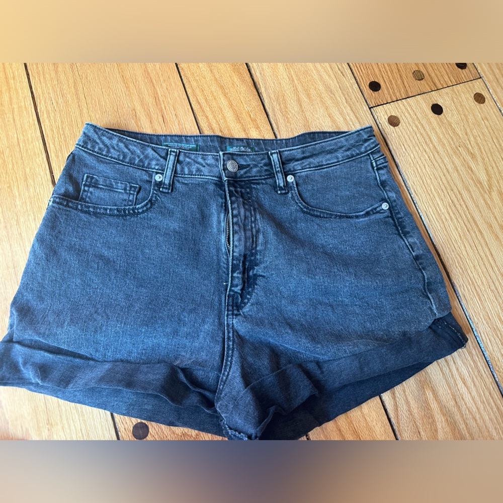 Women’s Black Jean Short Size 10 Regular. Wild Fable, super high rise.